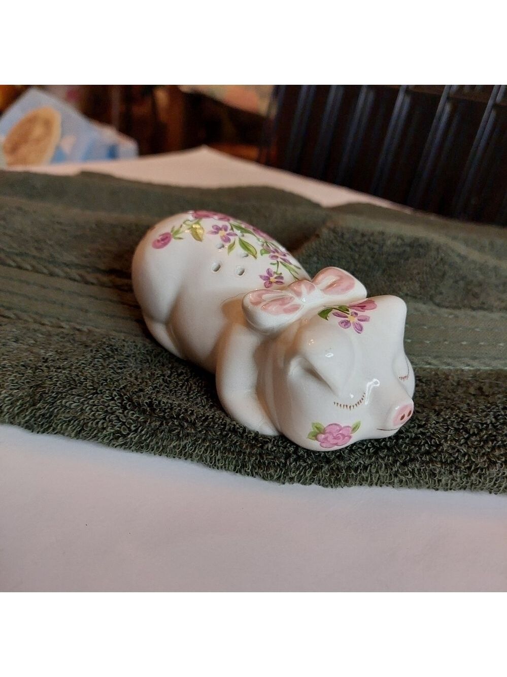 Vintage* 1978 Avon Glazed Floral Porcelain Piglet Potpourri